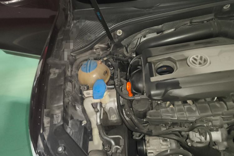 Used Volkswagen Passat 2011 1.8TSI DSG Prestige Edition Engine Bay Right
