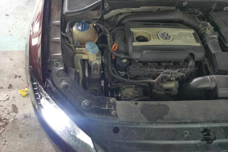Used Volkswagen Passat 2011 2.0 TSI DSG Ultimate Edition Engine Bay Right