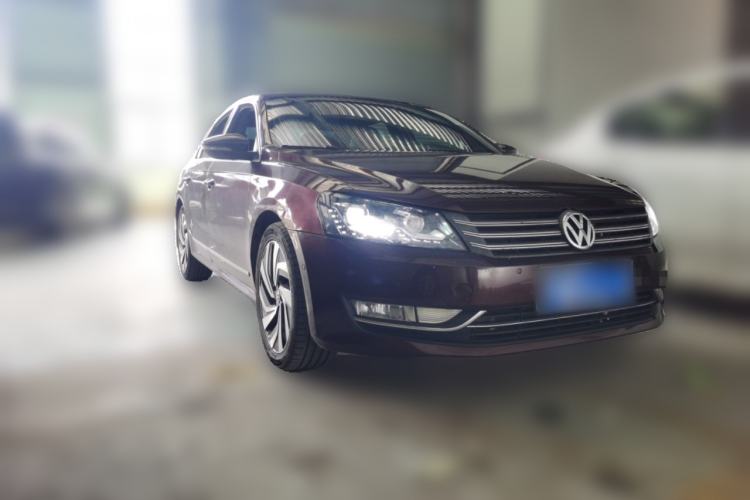 Used Volkswagen Passat 2011 2.0 TSI DSG Ultimate Edition Front Right 45 Deg