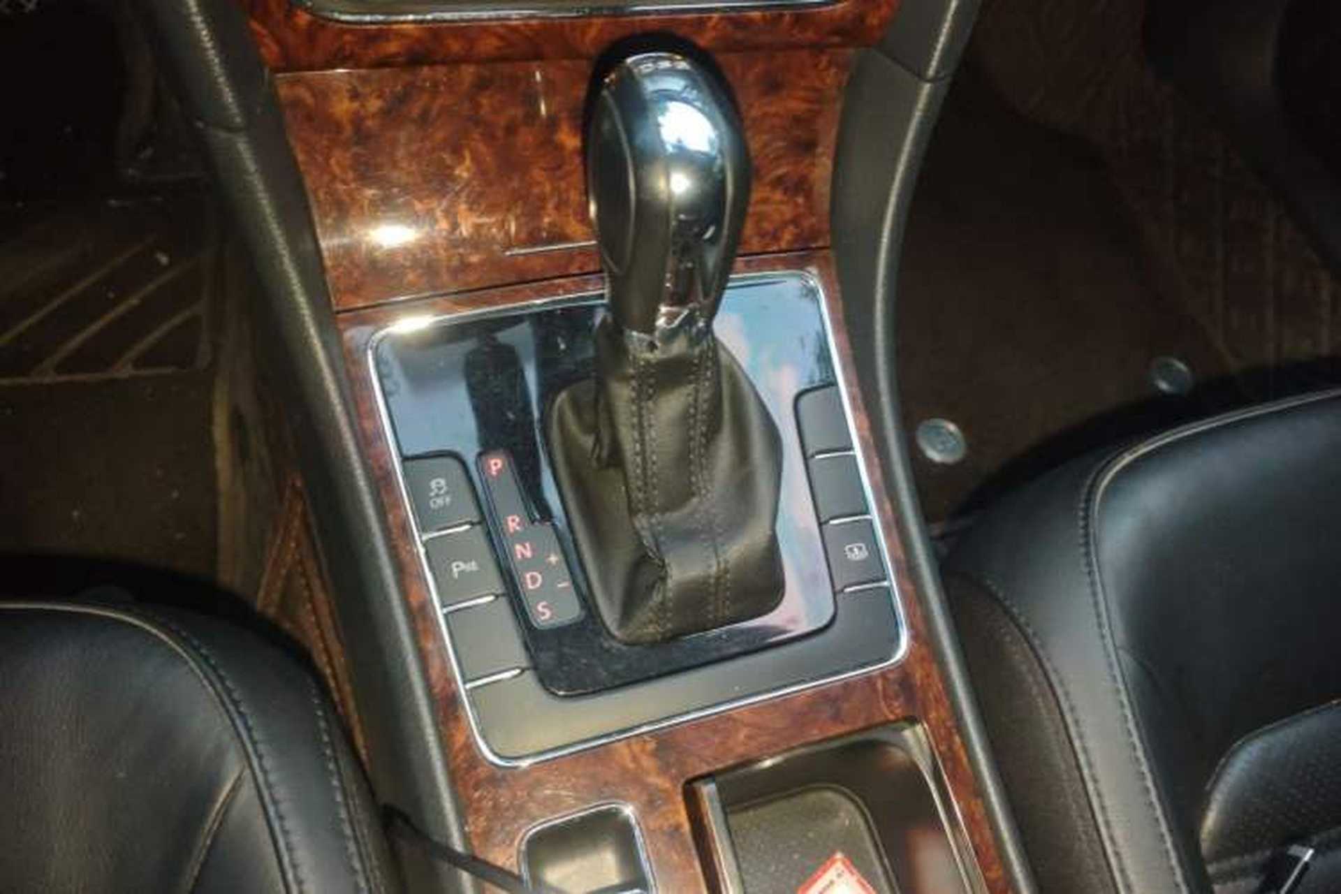 Used Volkswagen Passat 2011 1.8TSI DSG Prestige Edition Gear Lever