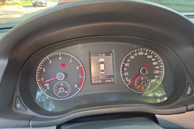 Used Volkswagen Passat 2011 2.0 TSI DSG Ultimate Edition Instrument Cluster