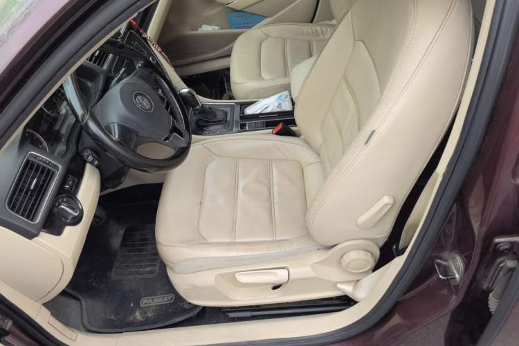 Used Volkswagen Passat 2011 1.8 TSI DSG Prestige Edition Left Front Seat
