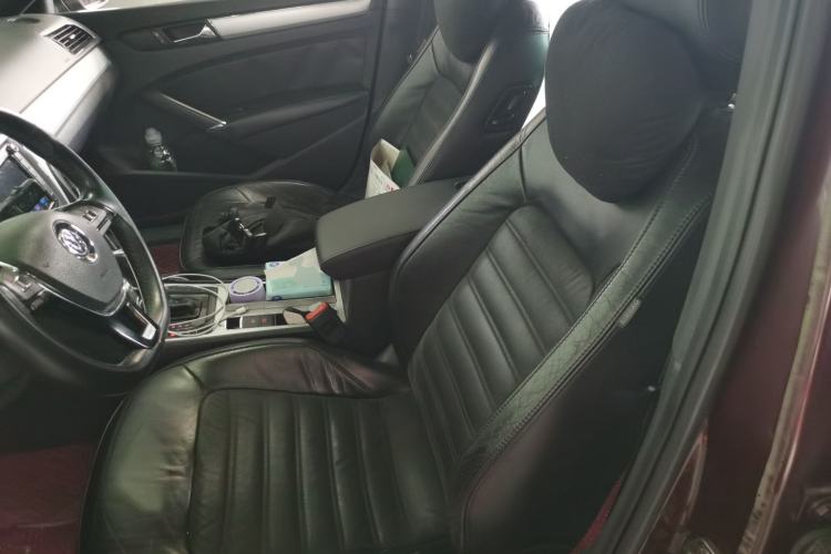 Used Volkswagen Passat 2011 2.0 TSI DSG Ultimate Edition Left Front Seat