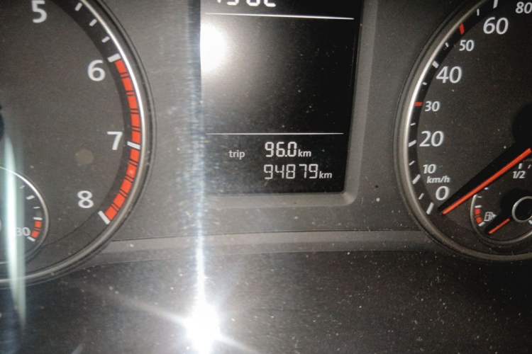Used Volkswagen Passat 2011 1.8 TSI DSG Prestige Edition Odometer Close Up