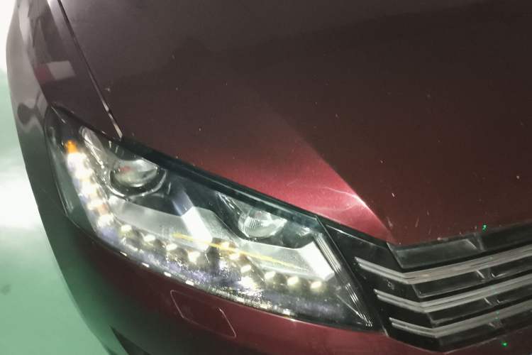 Used Volkswagen Passat 2011 1.8TSI DSG Prestige Edition Right Front Headlight