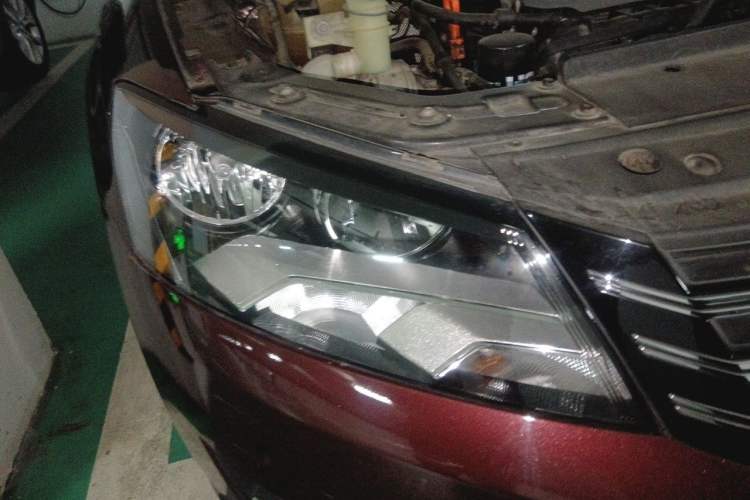 Used Volkswagen Passat 2011 1.8 TSI DSG Prestige Edition Right Front Headlight