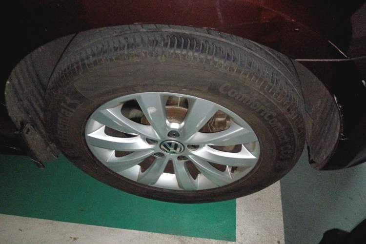 Used Volkswagen Passat 2011 1.8 TSI DSG Prestige Edition Right Front Wheel Hub