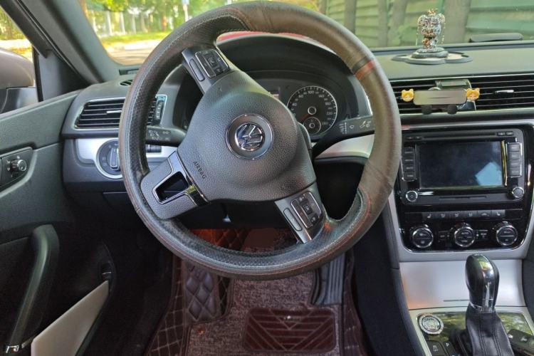 Used Volkswagen Passat 2011 2.0 TSI DSG Ultimate Edition Steering Wheel