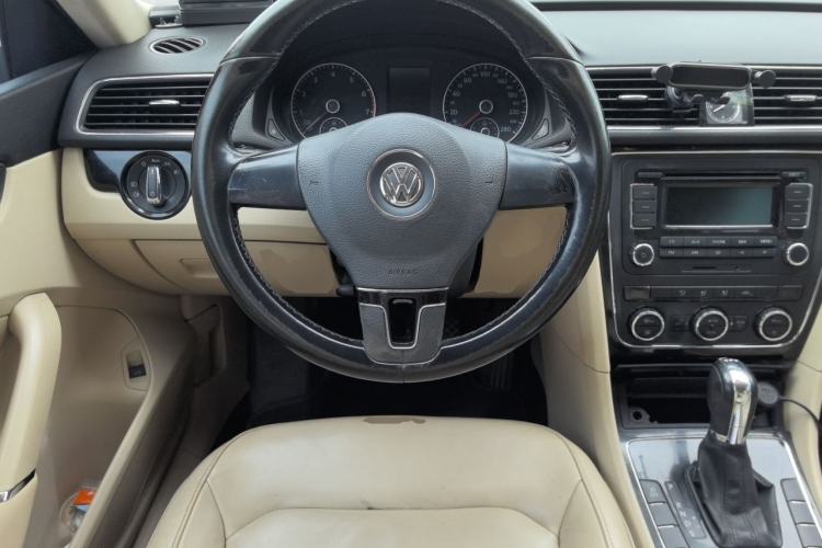 Used Volkswagen Passat 2011 1.8 TSI DSG Prestige Edition Steering Wheel