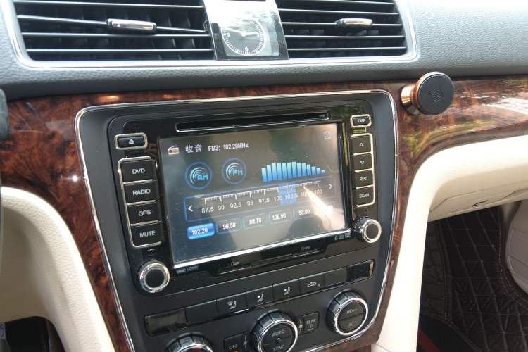 Used Volkswagen Passat 2011 2.0 TSI DSG Premium Edition Audio And AC Panel
