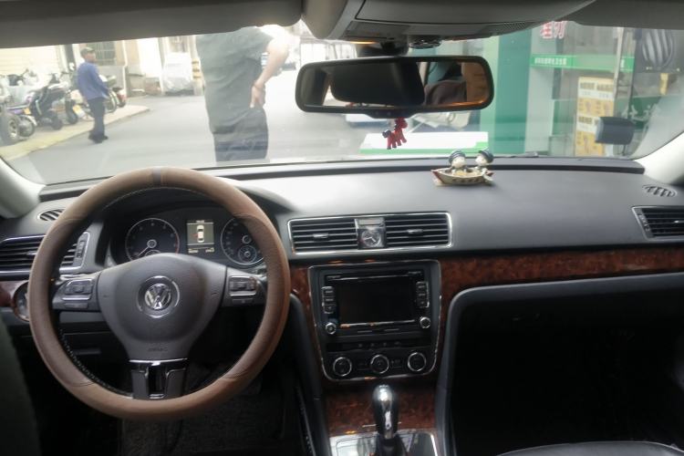 Used Volkswagen Passat 2011 1.8TSI DSG Prestige Edition Center Console