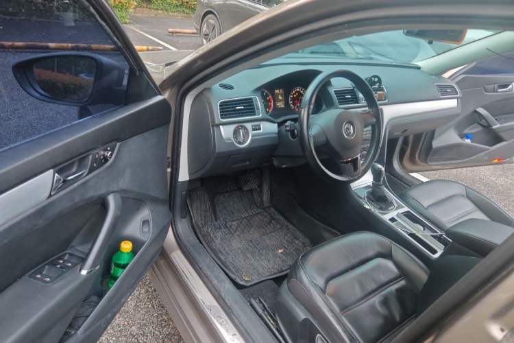 Used Volkswagen Passat 2011 1.8 TSI DSG Prestige Edition Driver Seat