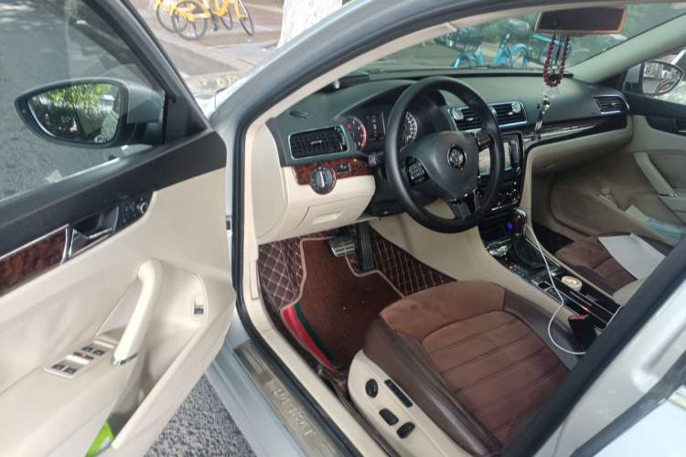 Used Volkswagen Passat 2011 3.0L V6 DSG Flagship Edition Driver Seat