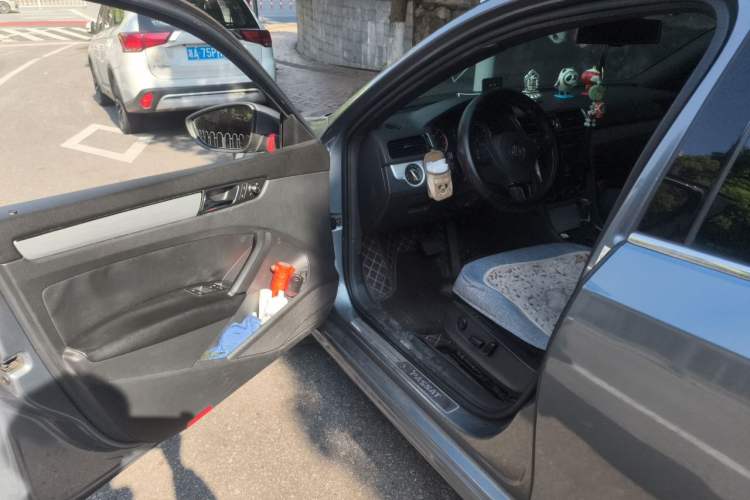 Used Volkswagen Passat 2011 1.8 TSI DSG Ultimate Edition Driver Seat