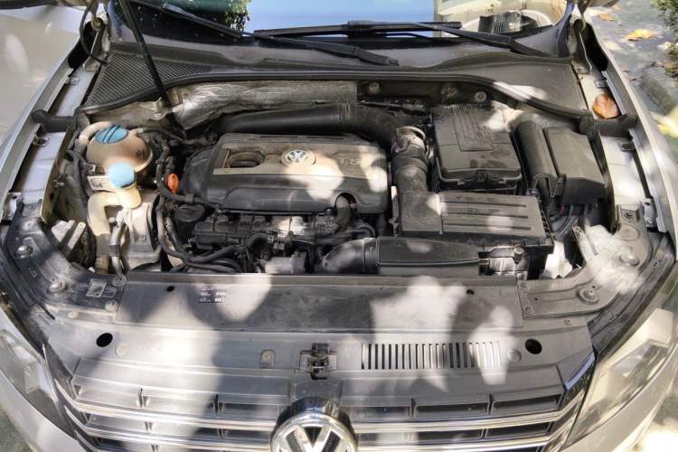 Used Volkswagen Passat 2011 1.8 TSI DSG Prestige Edition Engine Bay