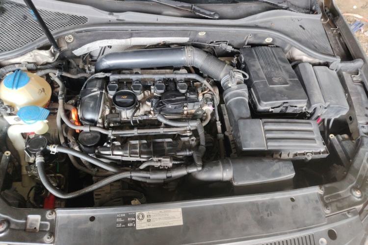 Used Volkswagen Passat 2011 1.8TSI Automatic Prestige Edition Engine Bay