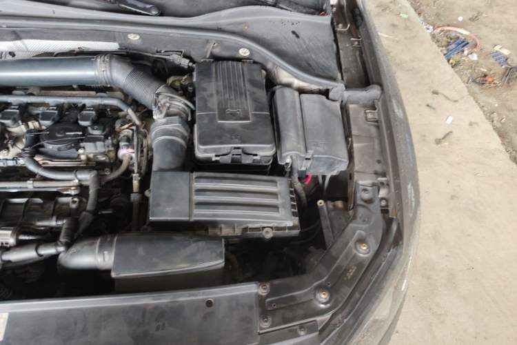 Used Volkswagen Passat 2011 1.8TSI Automatic Prestige Edition Engine Bay Left