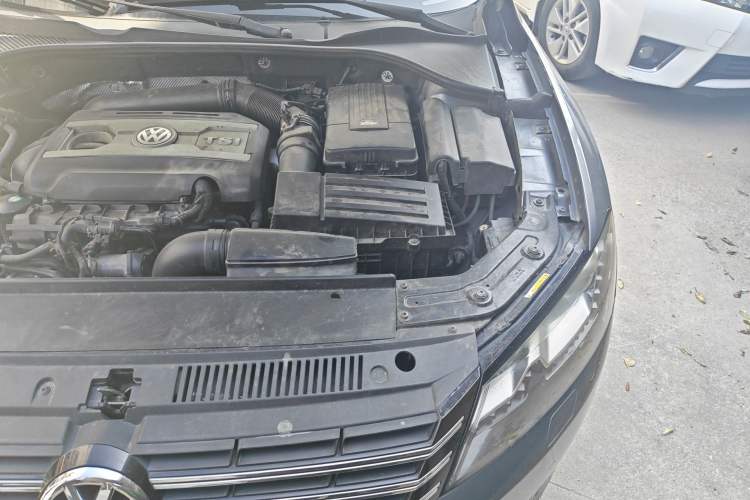 Used Volkswagen Passat 2011 1.8 TSI DSG Ultimate Edition Engine Bay Left