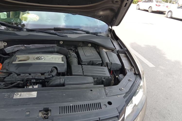 Used Volkswagen Passat 2011 2.0 TSI DSG Premium Edition Engine Bay Left