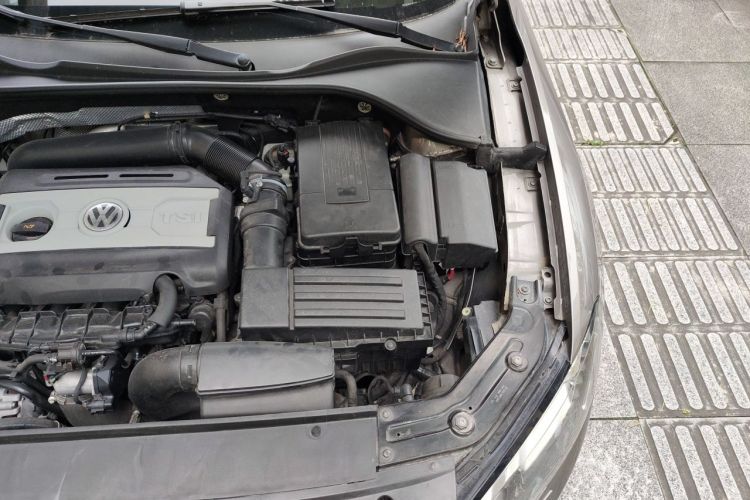 Used Volkswagen Passat 2011 1.8 TSI DSG Ultimate Edition Engine Bay Left