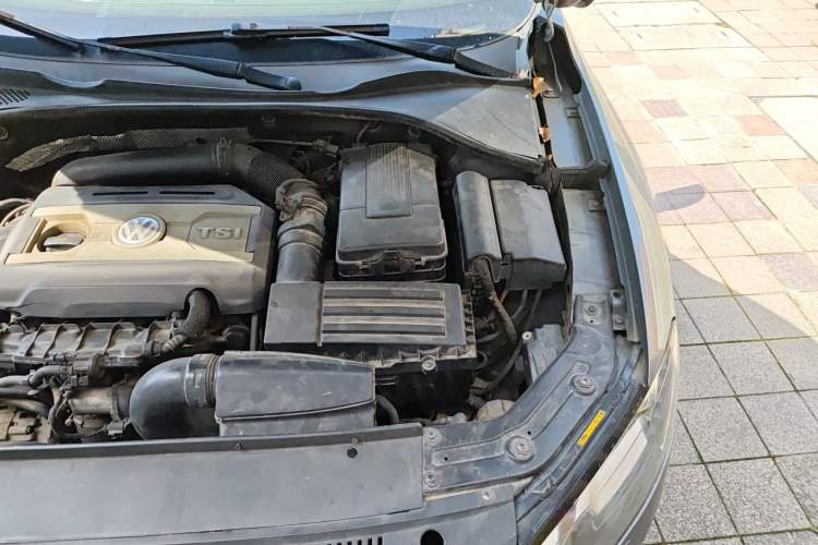 Used Volkswagen Passat 2011 1.8 TSI DSG Ultimate Edition Engine Bay Left