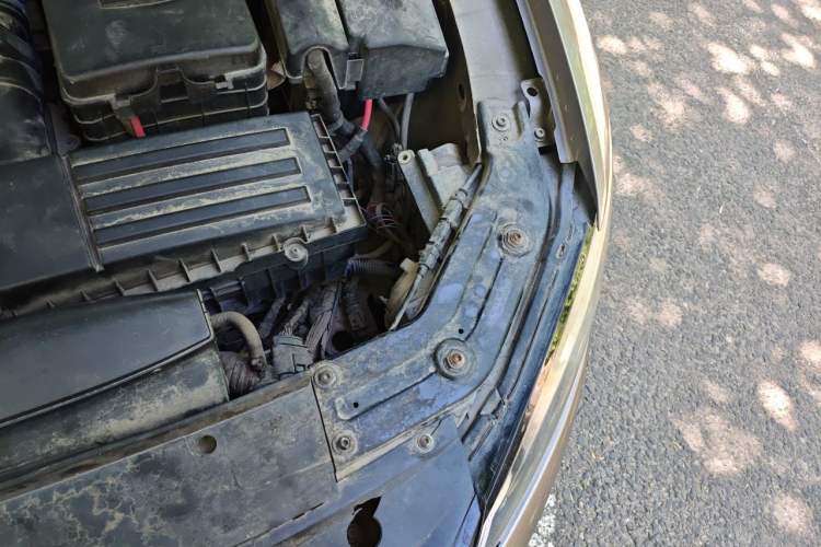 Used Volkswagen Passat 2011 1.8TSI Automatic Prestige Edition Engine Bay Left