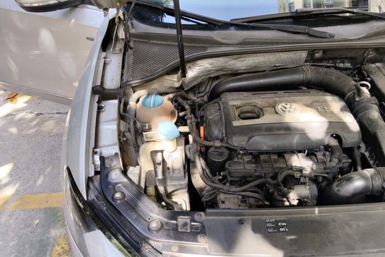 Used Volkswagen Passat 2011 1.8 TSI DSG Prestige Edition Engine Bay Right