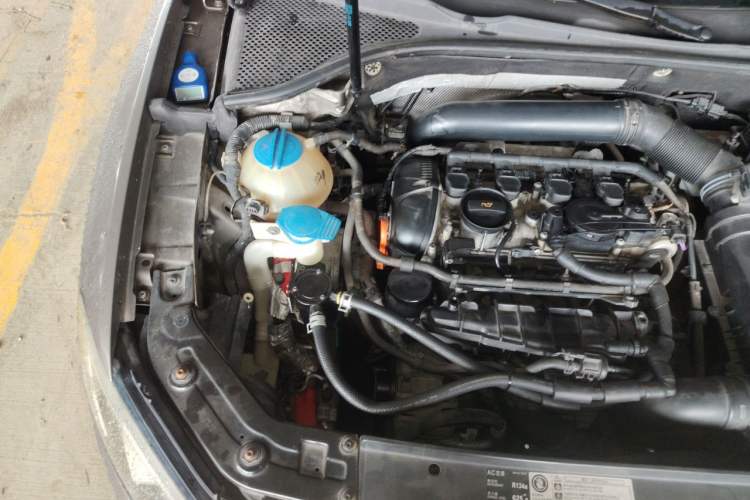 Used Volkswagen Passat 2011 1.8TSI Automatic Prestige Edition Engine Bay Right