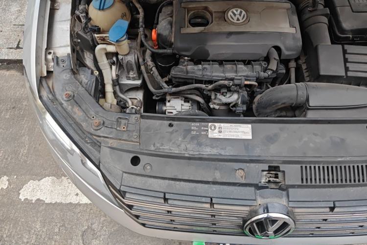 Used Volkswagen Passat 2011 1.8TSI DSG Prestige Edition Engine Bay Right
