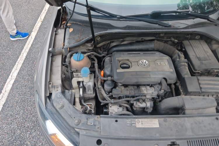 Used Volkswagen Passat 2011 1.8 TSI DSG Prestige Edition Engine Bay Right