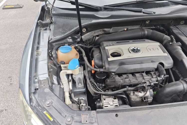 Used Volkswagen Passat 2011 2.0 TSI DSG Premium Edition Engine Bay Right