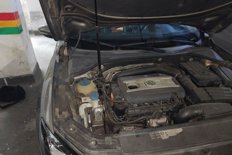 Used Volkswagen Passat 2011 2.0 TSI DSG Premium Edition Engine Bay Right