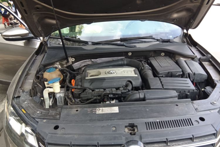 Used Volkswagen Passat 2011 2.0 TSI DSG Premium Edition Engine Bay Right