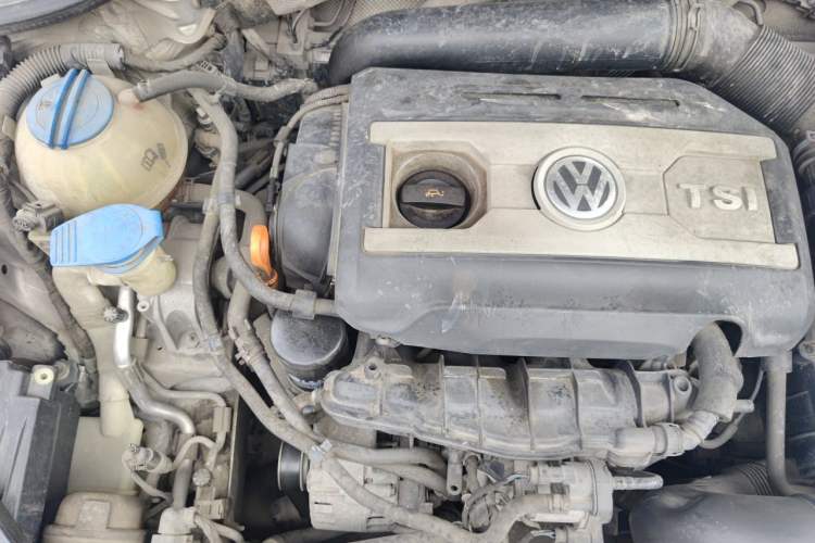 Used Volkswagen Passat 2011 1.8 TSI DSG Ultimate Edition Engine Bay Right