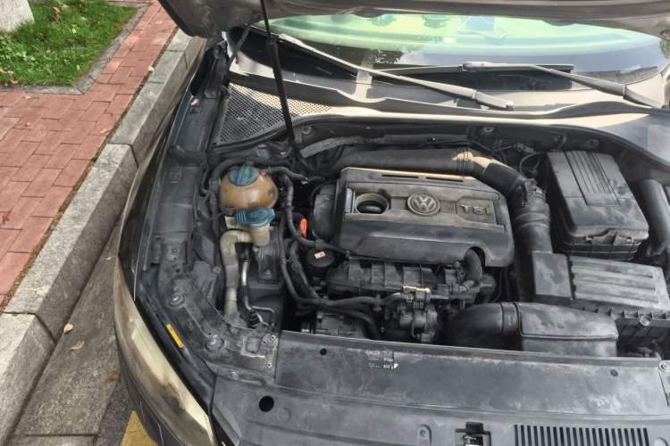 Used Volkswagen Passat 2011 1.8 TSI DSG Ultimate Edition Engine Bay Right