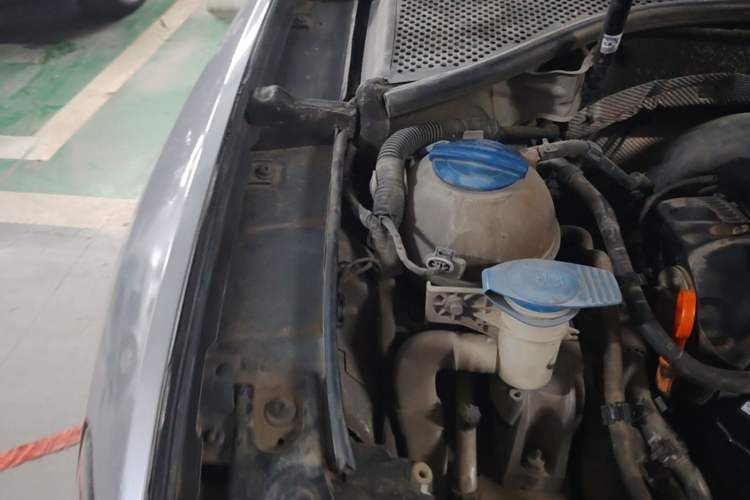 Used Volkswagen Passat 2011 1.8TSI DSG Prestige Edition Engine Bay Right