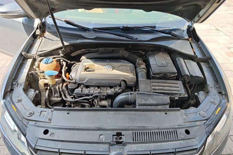 Used Volkswagen Passat 2011 1.8 TSI DSG Ultimate Edition Engine Bay