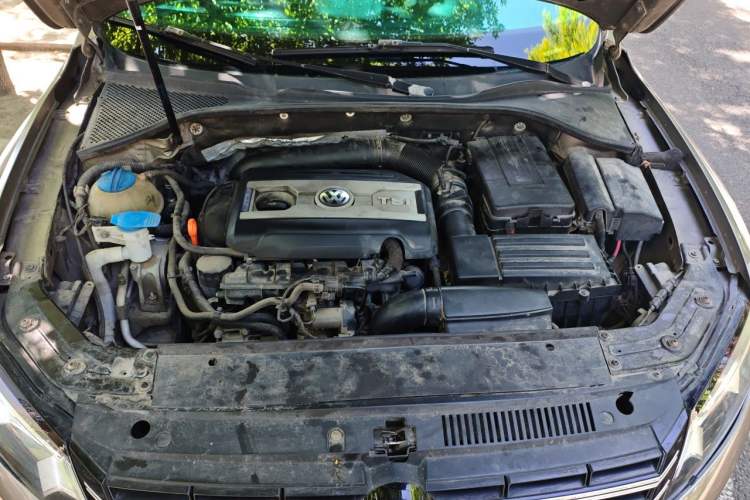 Used Volkswagen Passat 2011 1.8TSI Automatic Prestige Edition Engine Bay