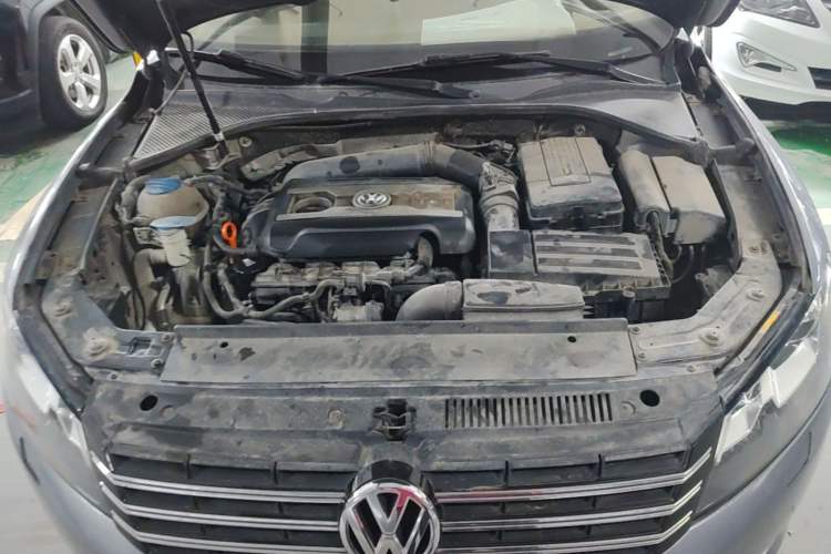 Used Volkswagen Passat 2011 1.8TSI DSG Prestige Edition Engine Bay