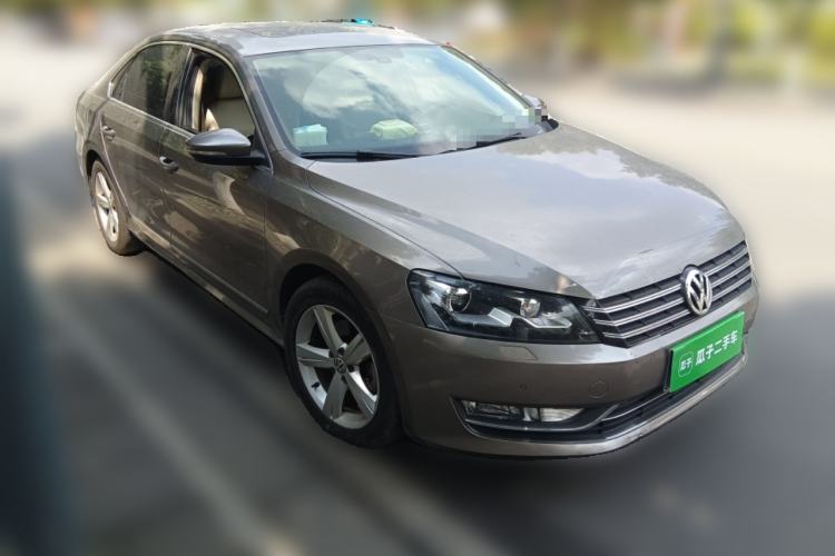 Used Volkswagen Passat 2011 2.0 TSI DSG Premium Edition Front Right 45 Deg