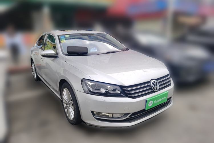 Used Volkswagen Passat 2011 1.8 TSI DSG Ultimate Edition Front Right 45 Deg