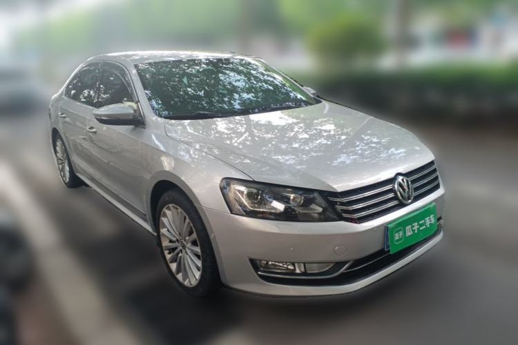 Used Volkswagen Passat 2011 3.0L V6 DSG Flagship Edition Front Right 45 Deg