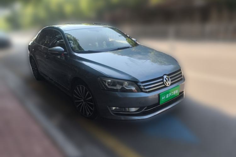 Used Volkswagen Passat 2011 1.8 TSI DSG Ultimate Edition Front Right 45 Deg