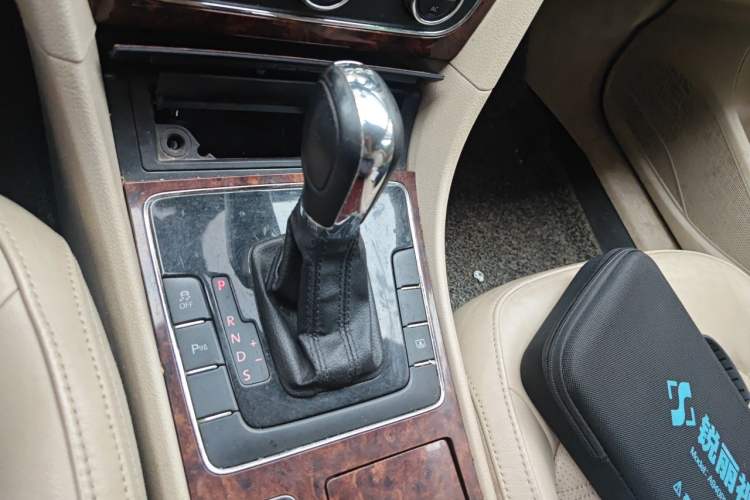 Used Volkswagen Passat 2011 1.8TSI DSG Prestige Edition Gear Lever