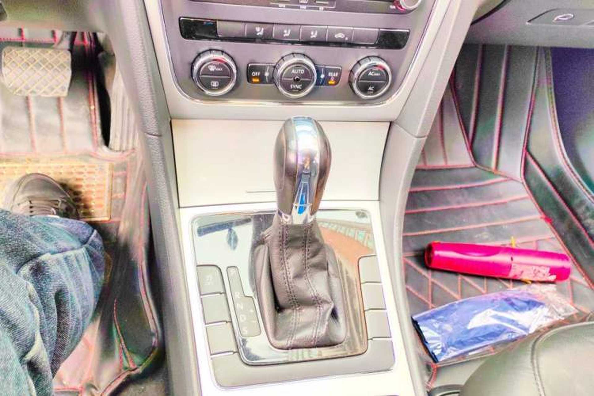 Used Volkswagen Passat 2011 1.8TSI Automatic Prestige Edition Gear Lever