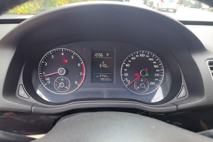 Used Volkswagen Passat 2011 1.8TSI Automatic Prestige Edition Instrument Cluster