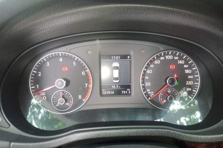 Used Volkswagen Passat 2011 3.0L V6 DSG Flagship Edition Instrument Cluster