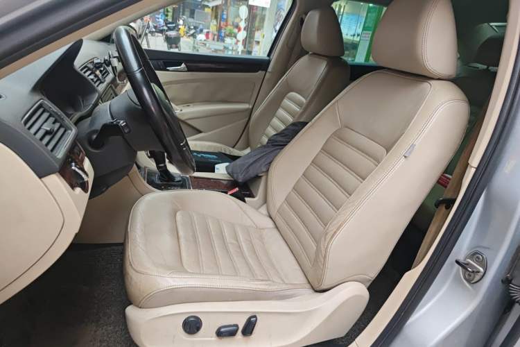 Used Volkswagen Passat 2011 1.8TSI DSG Prestige Edition Left Front Seat