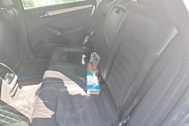 Used Volkswagen Passat 2011 1.8 TSI DSG Ultimate Edition Left Rear Seat