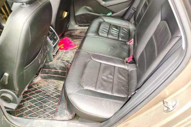Used Volkswagen Passat 2011 1.8TSI Automatic Prestige Edition Left Rear Seat